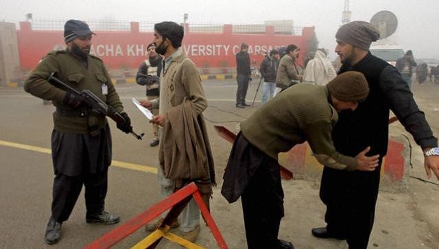 Pakistan closes schools because of possible militant attacks - ảnh 1